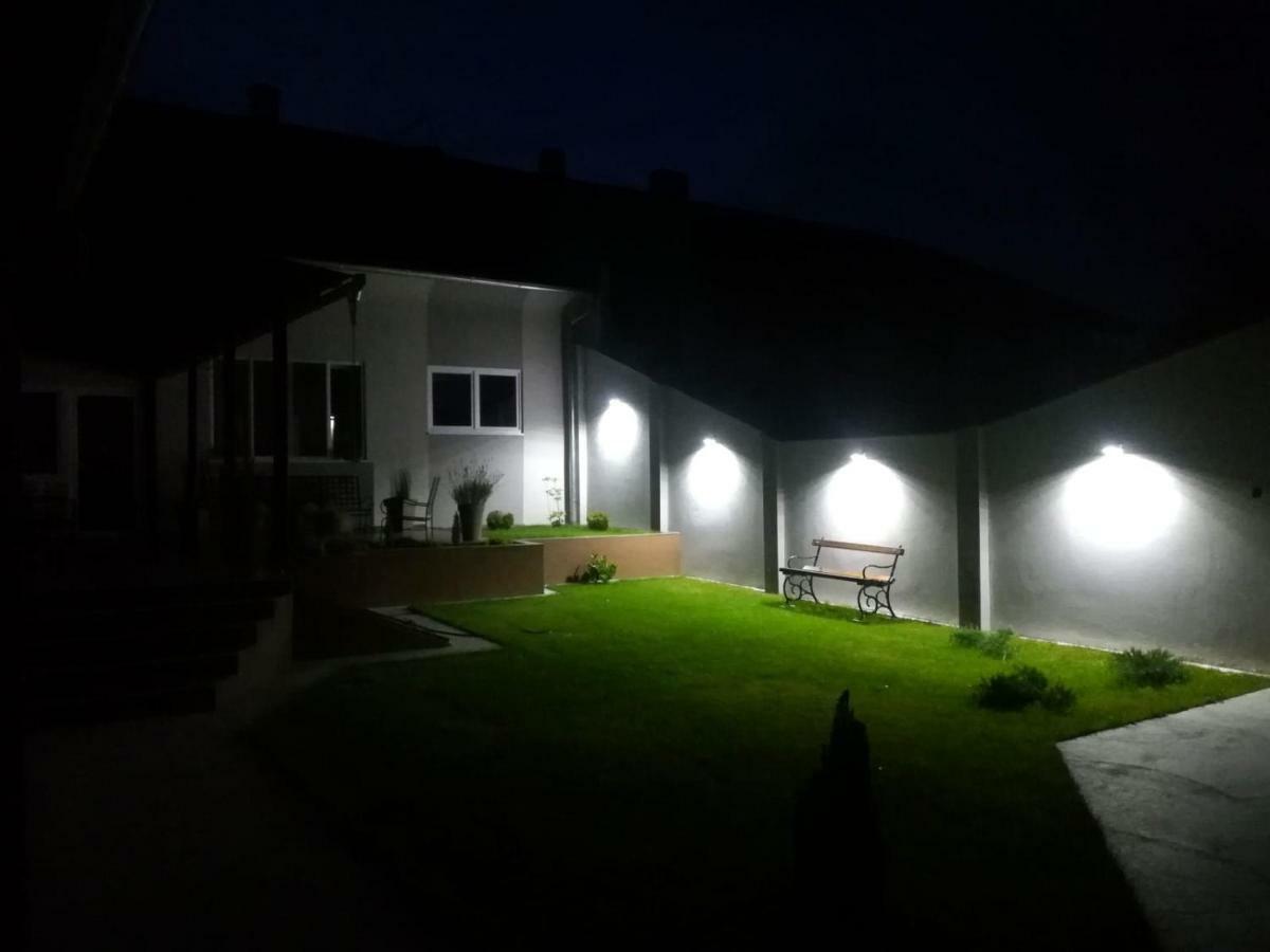 Sombor 19 Central Apartment מראה חיצוני תמונה